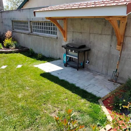 Sejour Au Jardin De Cupidon Avec Jacuzzi Et Sauna Balbigny 外观 照片
