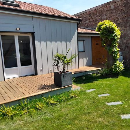 Sejour Au Jardin De Cupidon Avec Jacuzzi Et Sauna Balbigny 外观 照片