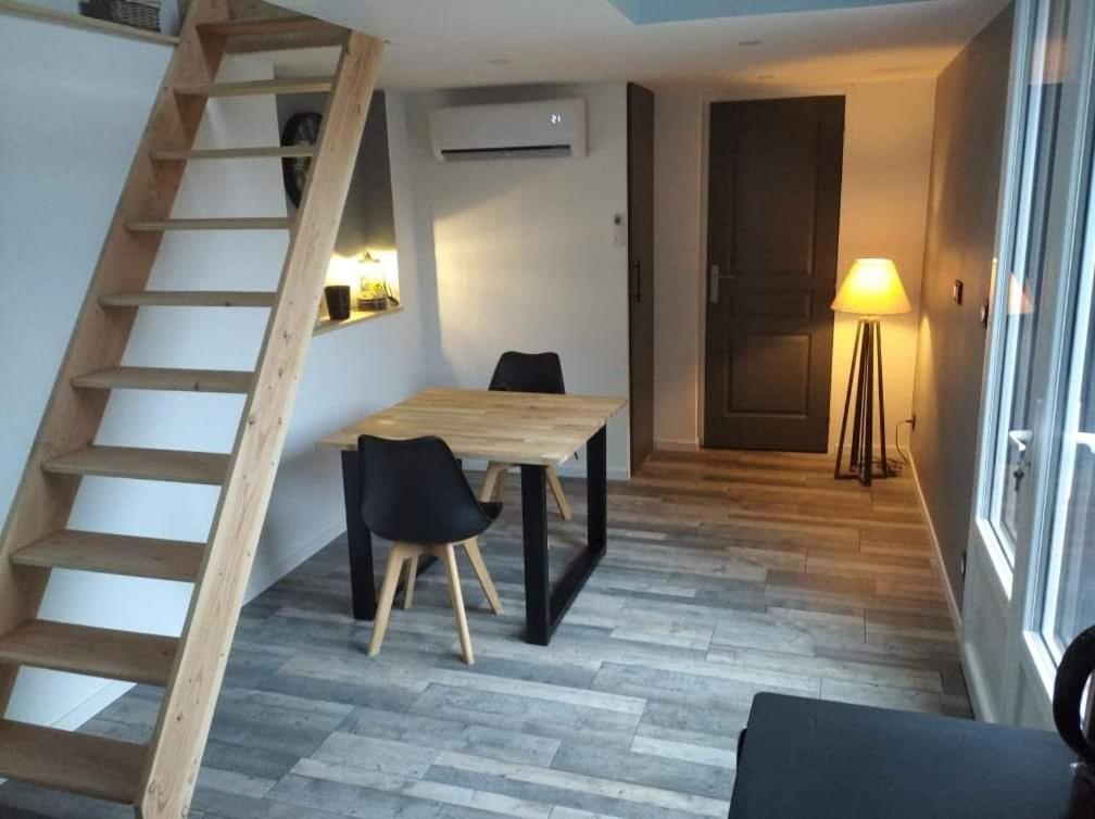 Sejour Au Jardin De Cupidon Avec Jacuzzi Et Sauna Balbigny 外观 照片
