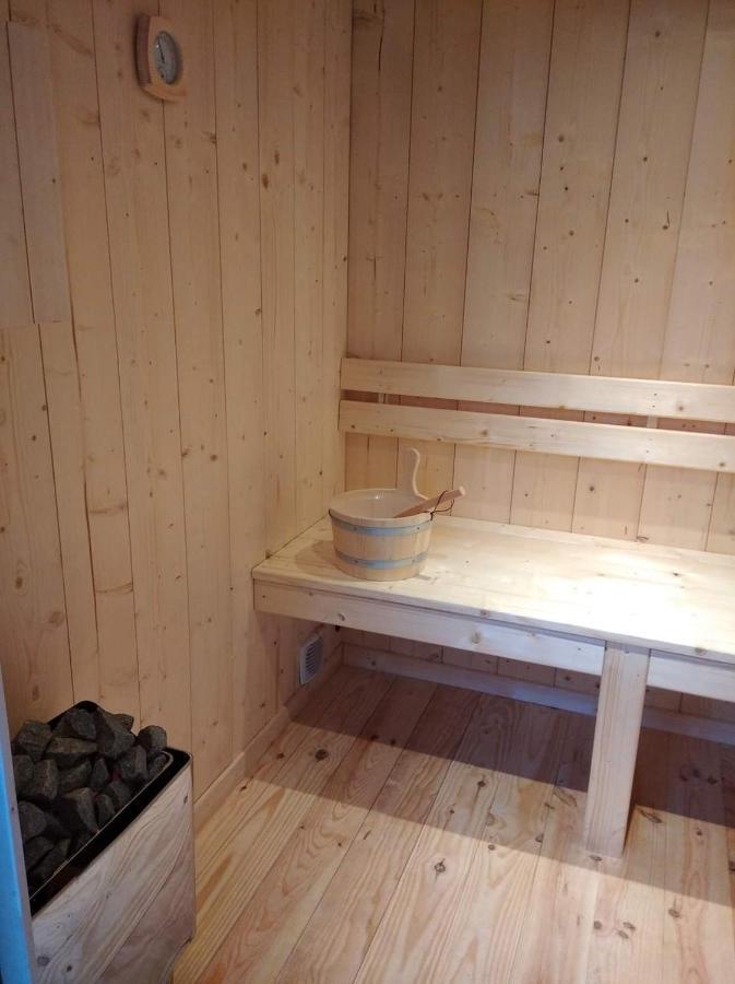 Sejour Au Jardin De Cupidon Avec Jacuzzi Et Sauna Balbigny 外观 照片