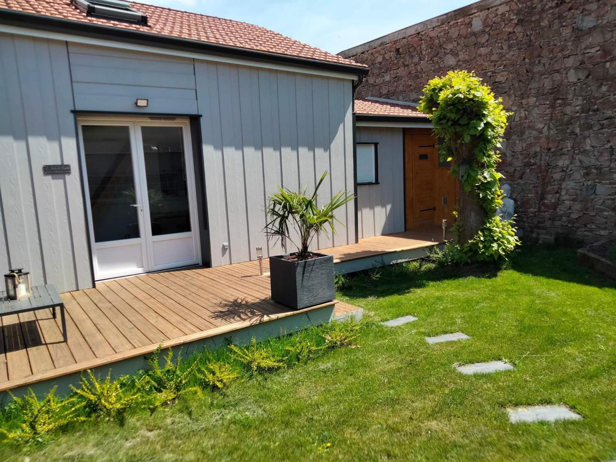 Sejour Au Jardin De Cupidon Avec Jacuzzi Et Sauna Balbigny 外观 照片